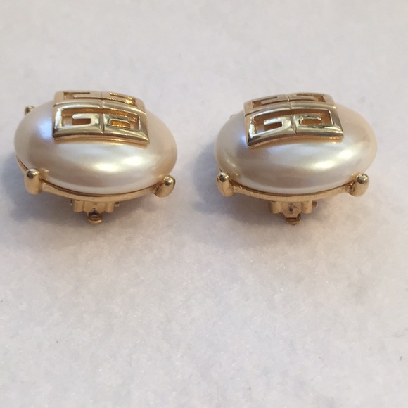 GIVENCHY Paris Clip On Vintage White and Gold Earrings - Picture 2 of 5